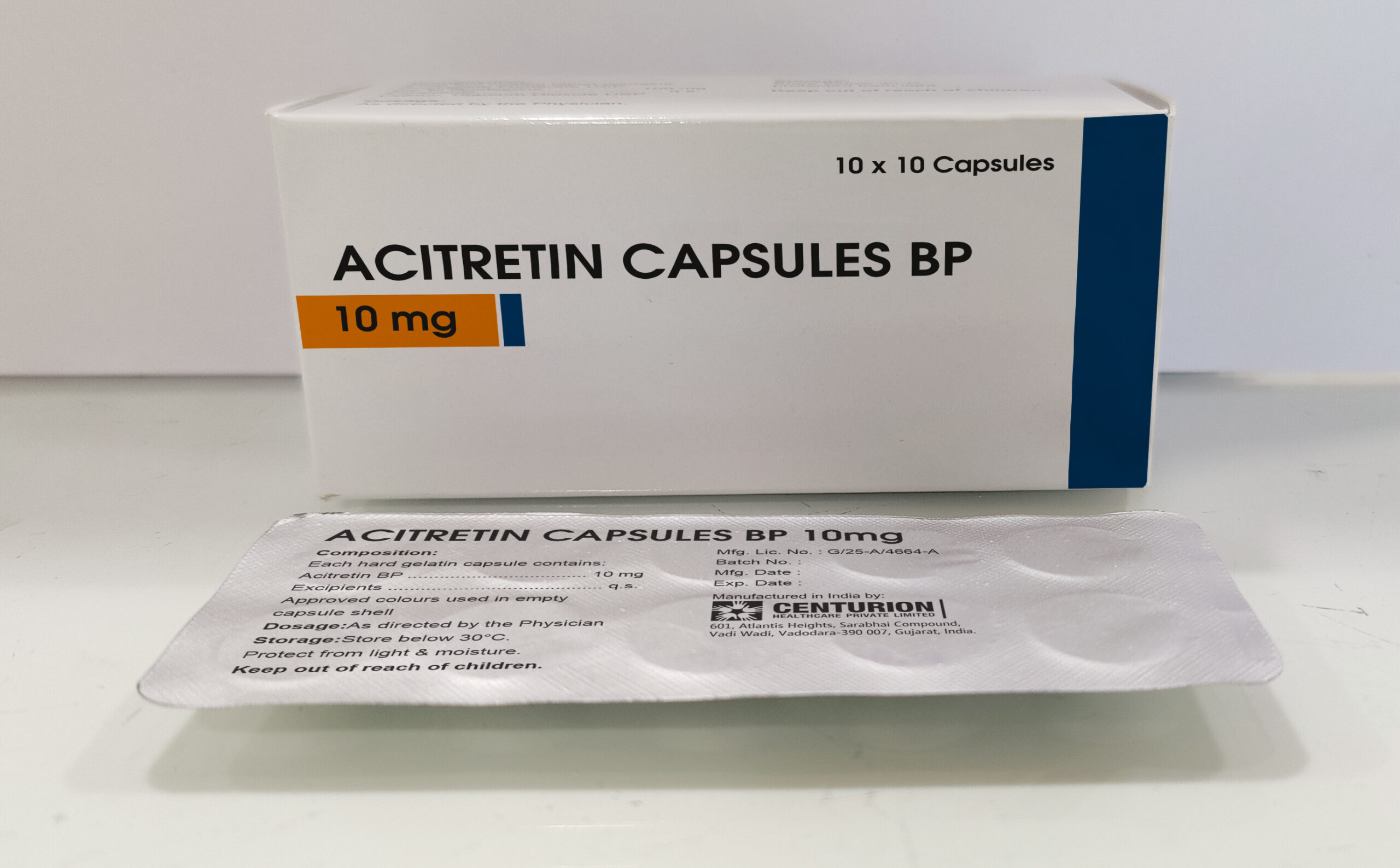 ACITRETIN CAPSULES BP 10MG - packshoot psd